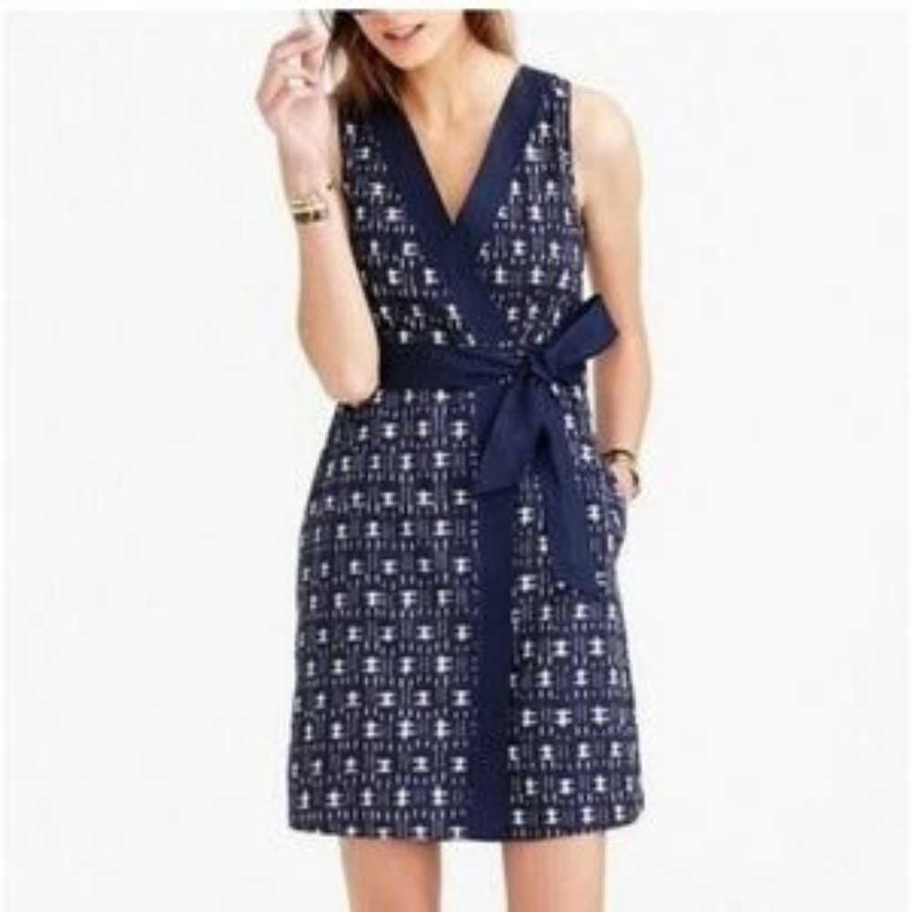 J Crew Navy and White Sleeveless Vneck  Wrap Dress Size 2P Cotton